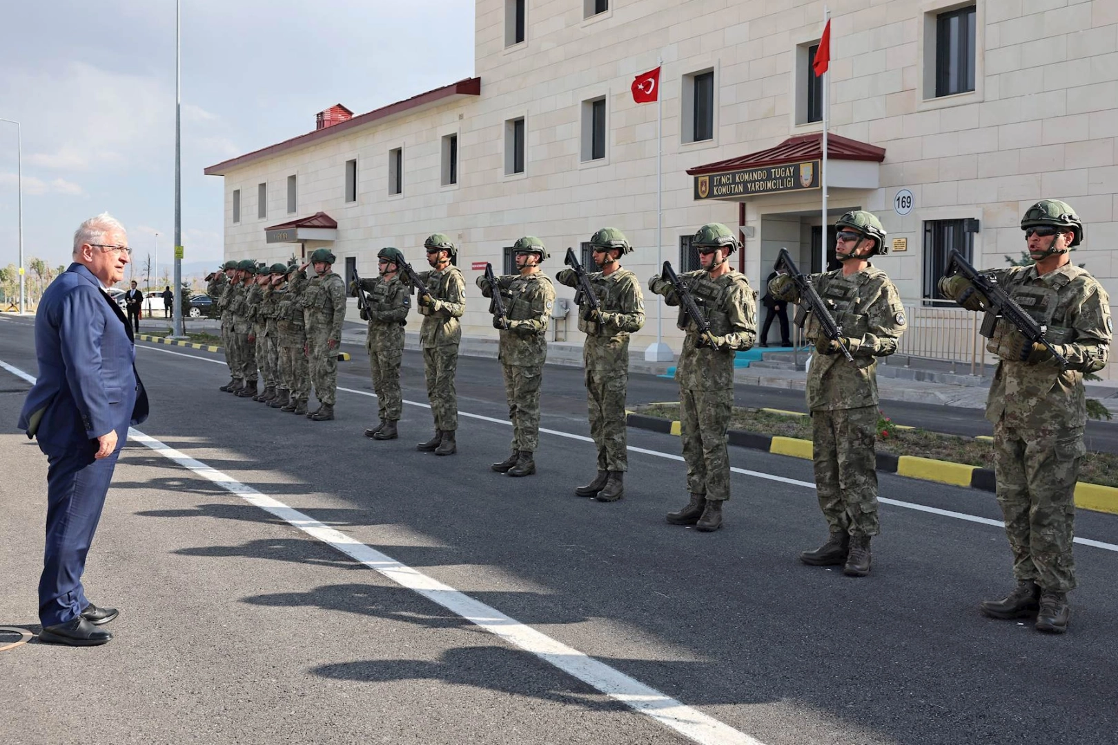 Bakan Güler Bayburt'ta temaslarda