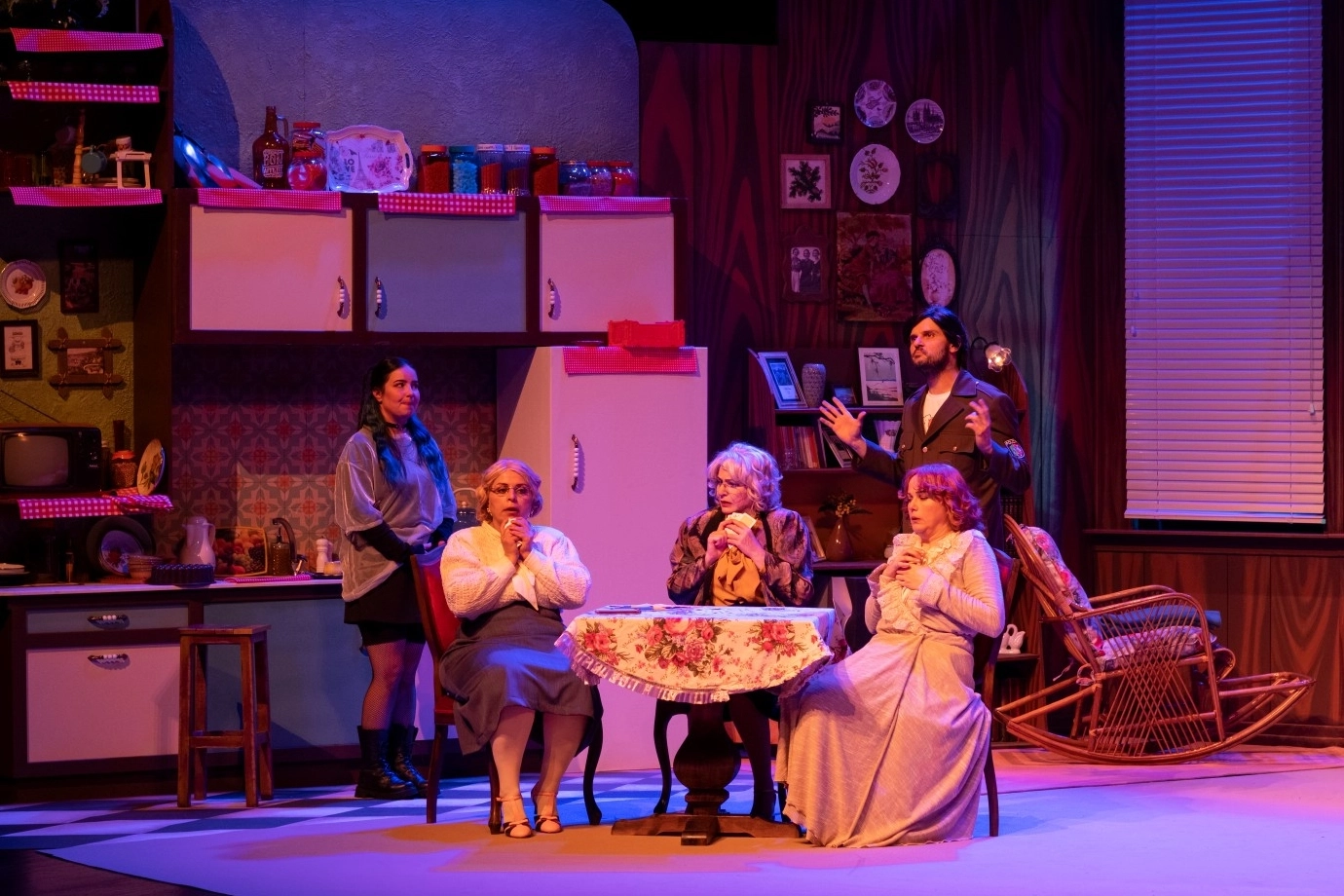 Adanalılar, “Üç Jokerli Konken’i” keyifle izledi