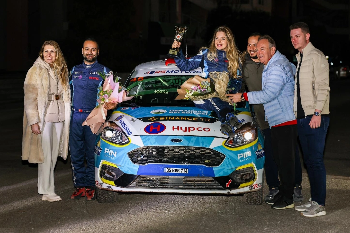 Dünyanın ilk ve tek engelli ralli pilotu Kübra 