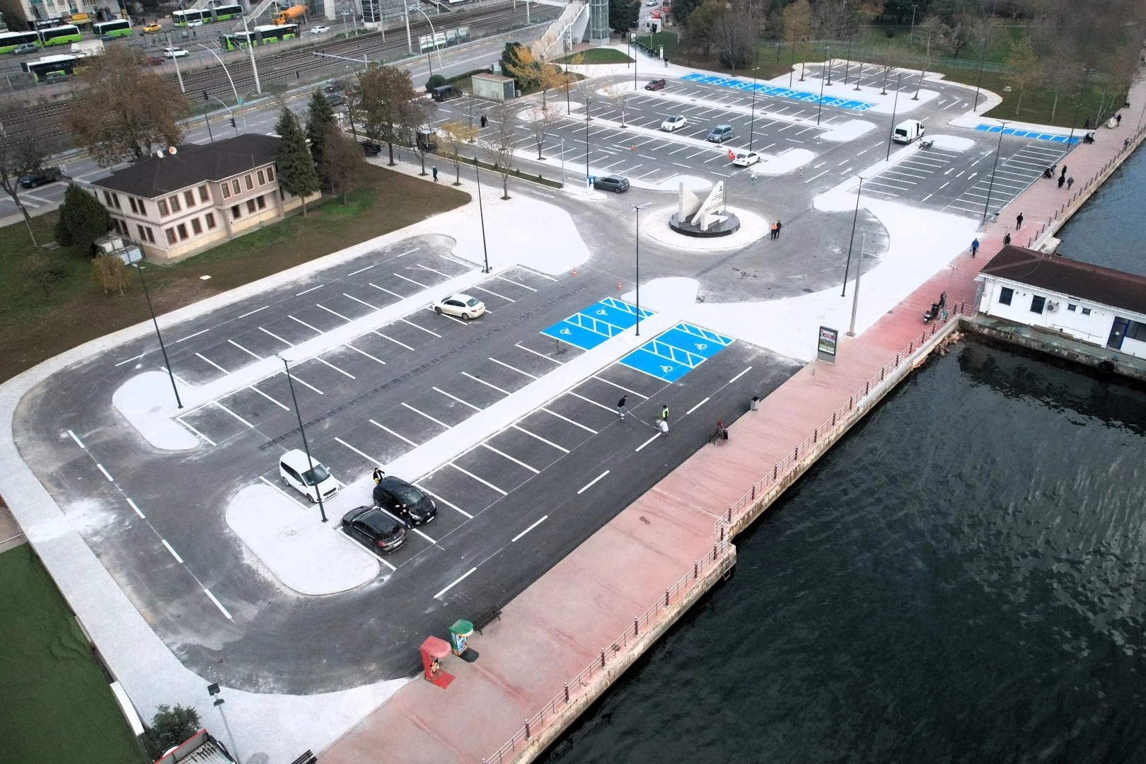 1 Mart Vapur İskelesi Otoparkı nefes aldırdı