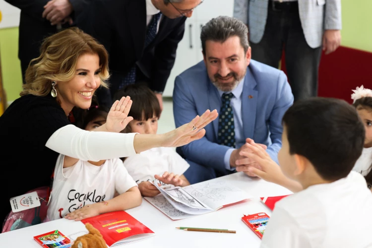 Gülben Ergen 58. anaokulunu Ahmet Minguzzi adına Bayburt'ta açtı