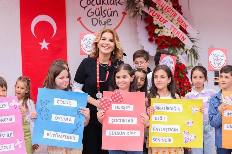 Gülben Ergen 58. anaokulunu Ahmet Minguzzi adına Bayburt'ta açtı