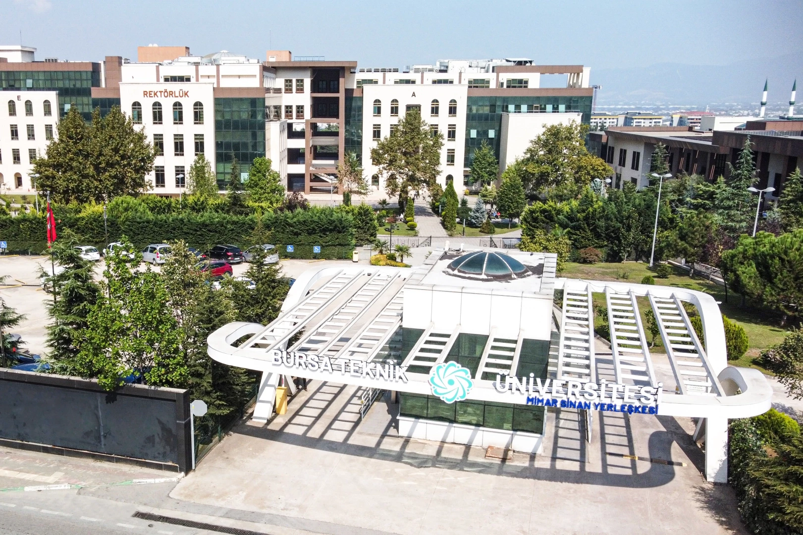 BTÜ Türkiye’nin en hızlı yükselen ikinci üniversitesi oldu