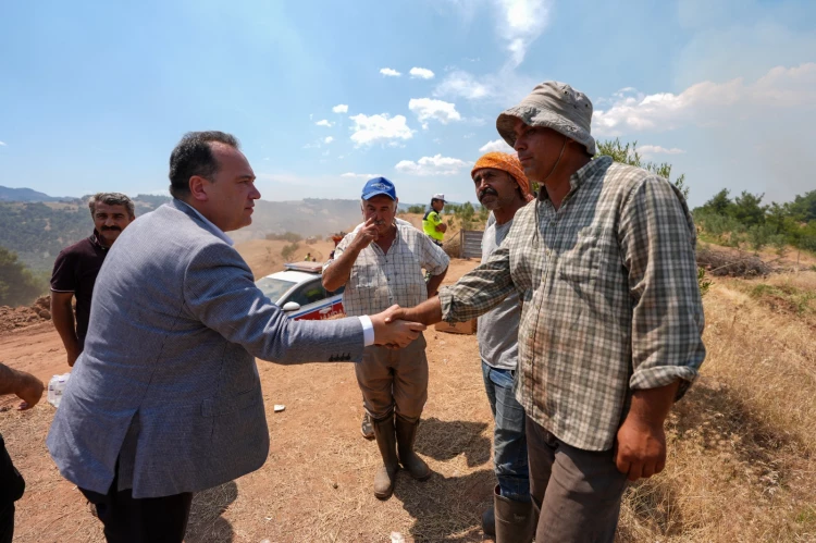 Manisa’da orman yangınlarıyla mücadele sürüyor... Başkan Dutlulu sahada